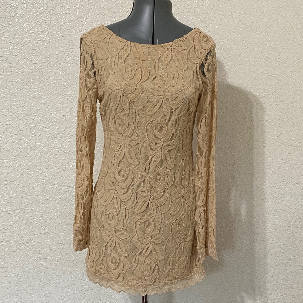 Chic Long Sleeve Lace Dress in Tan